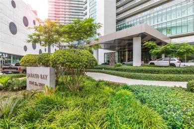 Looking for the feel of a SINGLE FAMILY HOME w/ the conveniences