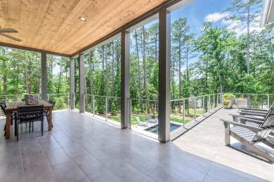 You'll find classic elegance in this transitional-style lake