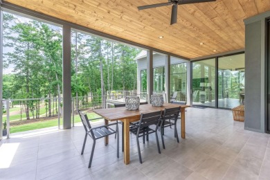 You'll find classic elegance in this transitional-style lake