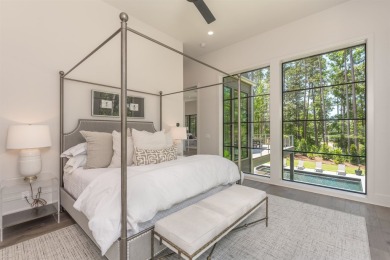 You'll find classic elegance in this transitional-style lake