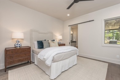 You'll find classic elegance in this transitional-style lake