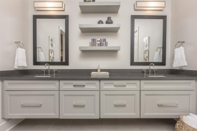 You'll find classic elegance in this transitional-style lake