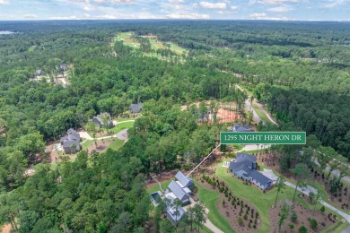 You'll find classic elegance in this transitional-style lake