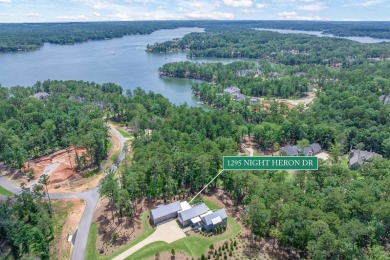 You'll find classic elegance in this transitional-style lake