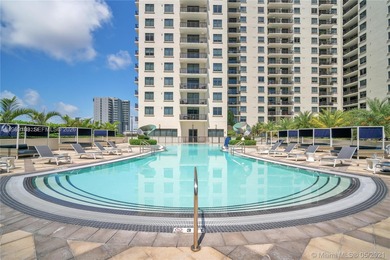 Spacious corner unit with beautiful water and city views from