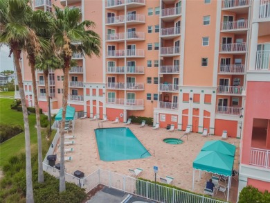 Luxury Waterfront Condo with a Private Boat Lift. 22x8 feet