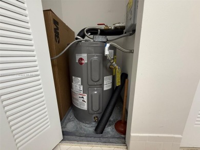 Charming 1-bedroom, 1.5-bath condo with stunning lake views!