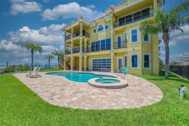 Welcome to the ''Castle on Hernando Beach''! This modern
