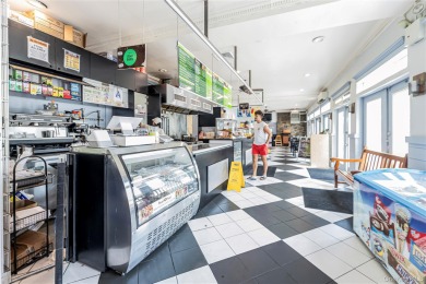 Welcome to this charming, sun-drenched studio in the highly