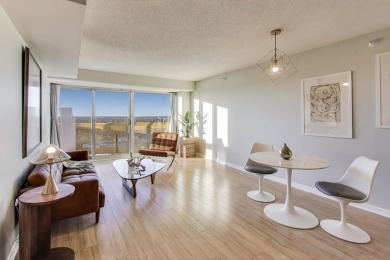 Beautiful Vistas 280-degree unique view from this 25th-floor