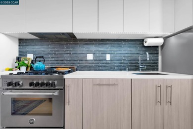 Enjoy sweeping Downtown, Bay, and Twin Peaks views from a rare