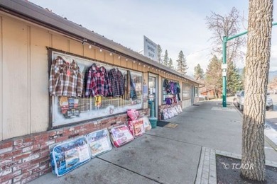 Total square footage of all buildings is 7,325, A very thriving