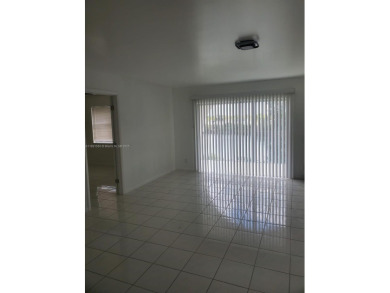 Spacious Fully Renovated 2-Bed/2-Bath Apartment with Lake View -