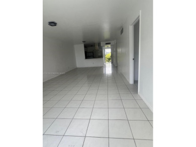 Spacious Fully Renovated 2-Bed/2-Bath Apartment with Lake View -