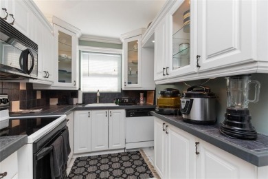 GREAT CONO LOCATED IN EAST BROWARD 1 BEDROOM 1 1/2 BATH. LOCATED