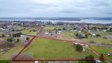 MLS# 289177 Cows and chickens and sheep...Oh my!!  Updated Home