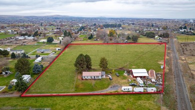 MLS# 289177 Cows and chickens and sheep...Oh my!!  Updated Home