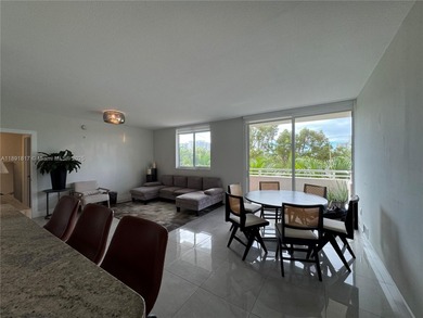 Elegant and bright 3 bed / 2 bath corner residence at Venture at