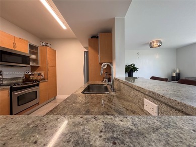 Elegant and bright 3 bed / 2 bath corner residence at Venture at