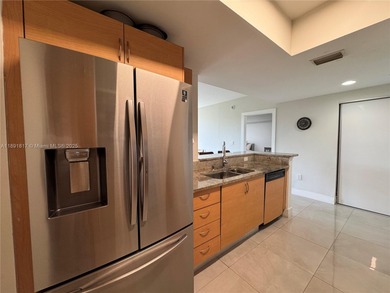 Elegant and bright 3 bed / 2 bath corner residence at Venture at