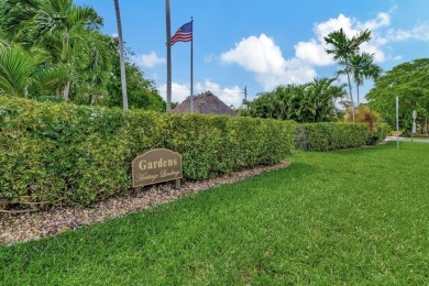 LIVE THE LIFESTYLE IN THIS 2/BED/ 2 BATH CONDO WITH SPLIT FLOOR