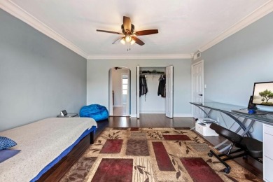 PENTHOUSE - A dream retreat. Nestled in this rustic environment