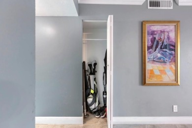 PENTHOUSE - A dream retreat. Nestled in this rustic environment