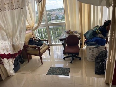 Wow, wow, best deal in the heart of Hollywood! Sellers wants to