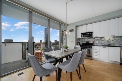 Welcome to Unit 1720 at 659 West Randolph Street, a