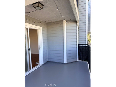 Welcome to one of the nicest condos in the beautiful Bluff