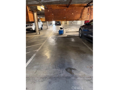 Welcome to one of the nicest condos in the beautiful Bluff