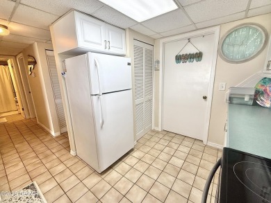 Amazing Ocean Views from your private, 2 bedroom 2 bathroom end