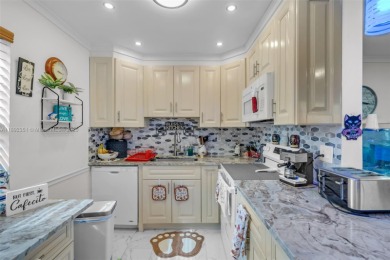 Turnkey 2-bed/2-bath condo in the peaceful community of Kings