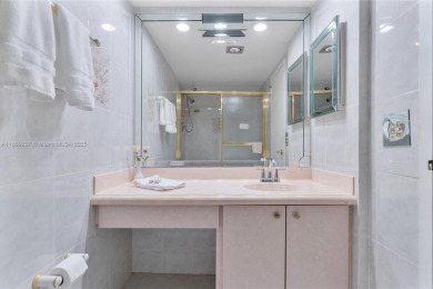 Corner Large 1,789 sqft Wraparound Balcony Spectacular Lake, Bay