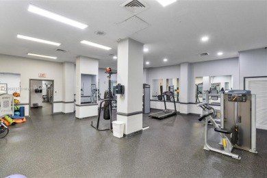 Corner Large 1,789 sqft Wraparound Balcony Spectacular Lake, Bay