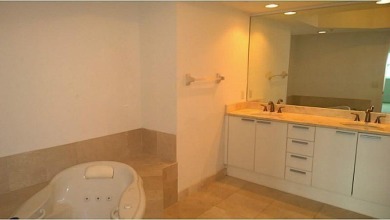 Gorgeous Apartment with amazing ocean view!!! LARGE OPEN BALCONY