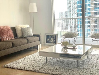 Amazing Location, at the heart of the Brickell Financial