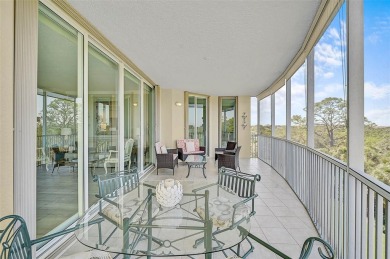 Under contract-accepting backup offers. **STUNNINGLY UPDATED