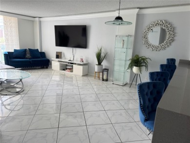 The Fabulous, Hallmark Of Hollywood Condominium- Resort-style