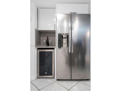 The Fabulous, Hallmark Of Hollywood Condominium- Resort-style