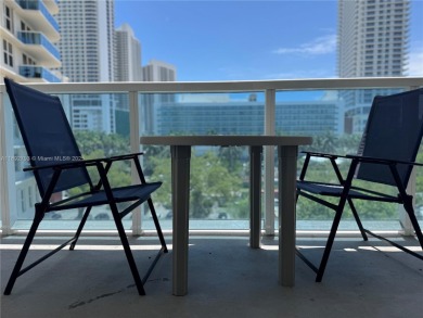 The Fabulous, Hallmark Of Hollywood Condominium- Resort-style