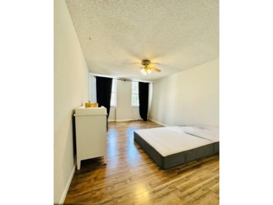 Luxury Building 2-Bedroom, 2-Bath Unit in Highly Sought-After