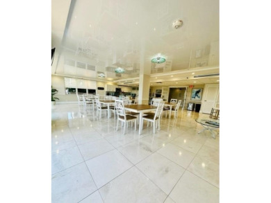 Luxury Building 2-Bedroom, 2-Bath Unit in Highly Sought-After