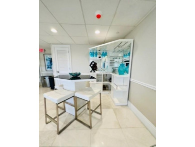 Luxury Building 2-Bedroom, 2-Bath Unit in Highly Sought-After