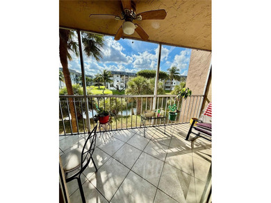 NICE APARTMENT FOR FIRST TIME BUYER  2/2 SCREENED IN PRIVATE