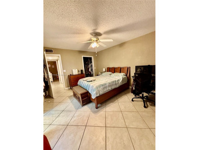 NICE APARTMENT FOR FIRST TIME BUYER  2/2 SCREENED IN PRIVATE