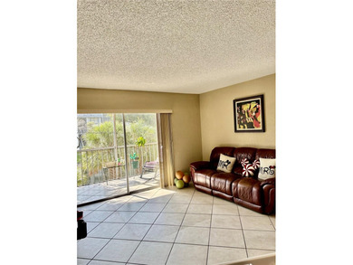 NICE APARTMENT FOR FIRST TIME BUYER  2/2 SCREENED IN PRIVATE