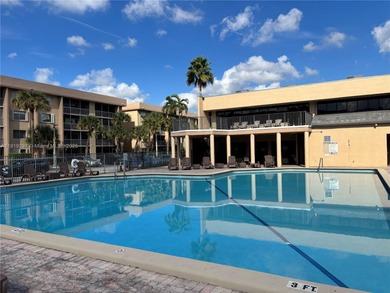 NICE APARTMENT FOR FIRST TIME BUYER  2/2 SCREENED IN PRIVATE