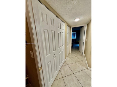 NICE APARTMENT FOR FIRST TIME BUYER  2/2 SCREENED IN PRIVATE