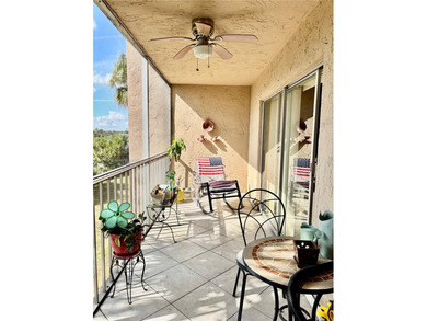 NICE APARTMENT FOR FIRST TIME BUYER  2/2 SCREENED IN PRIVATE